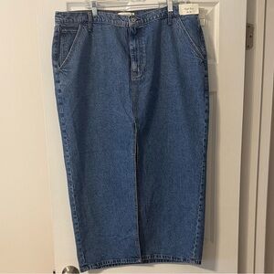 Abercrombie & Fitch High Rise  Denim Midi Skirt with front slit